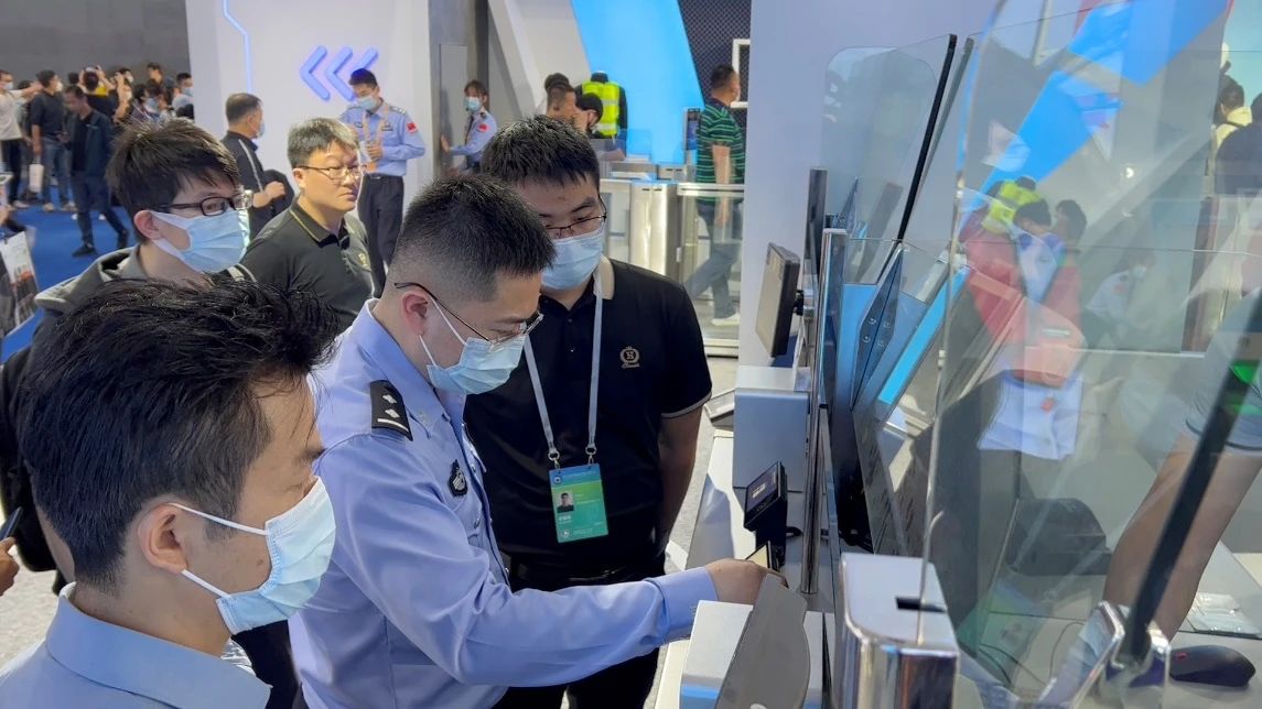 MK体育(中国)mk·官方网页版,亮相第十一届中国国际警用装备博览会 用创新技术“警”上添花