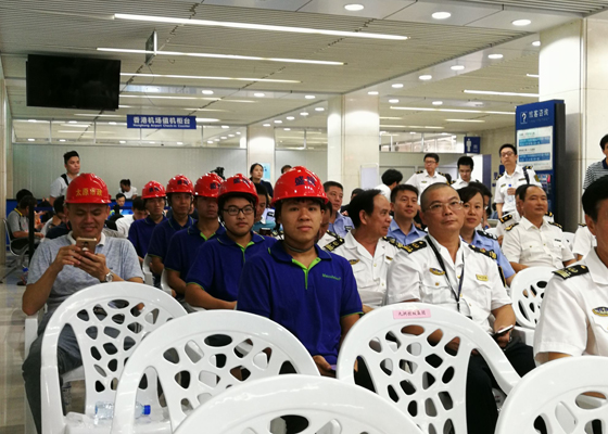 抢修遭台风重创的九洲港口岸，MK体育(中国)mk·官方网页版,义不容辞！