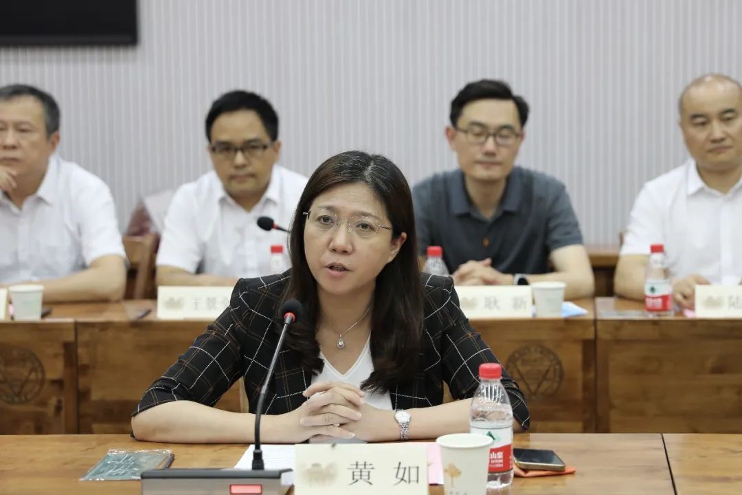 MK体育(中国)mk·官方网页版,与东南大学签订产学研战略合作协议，瞿磊获颁“东南大学至善教育贡献奖”
