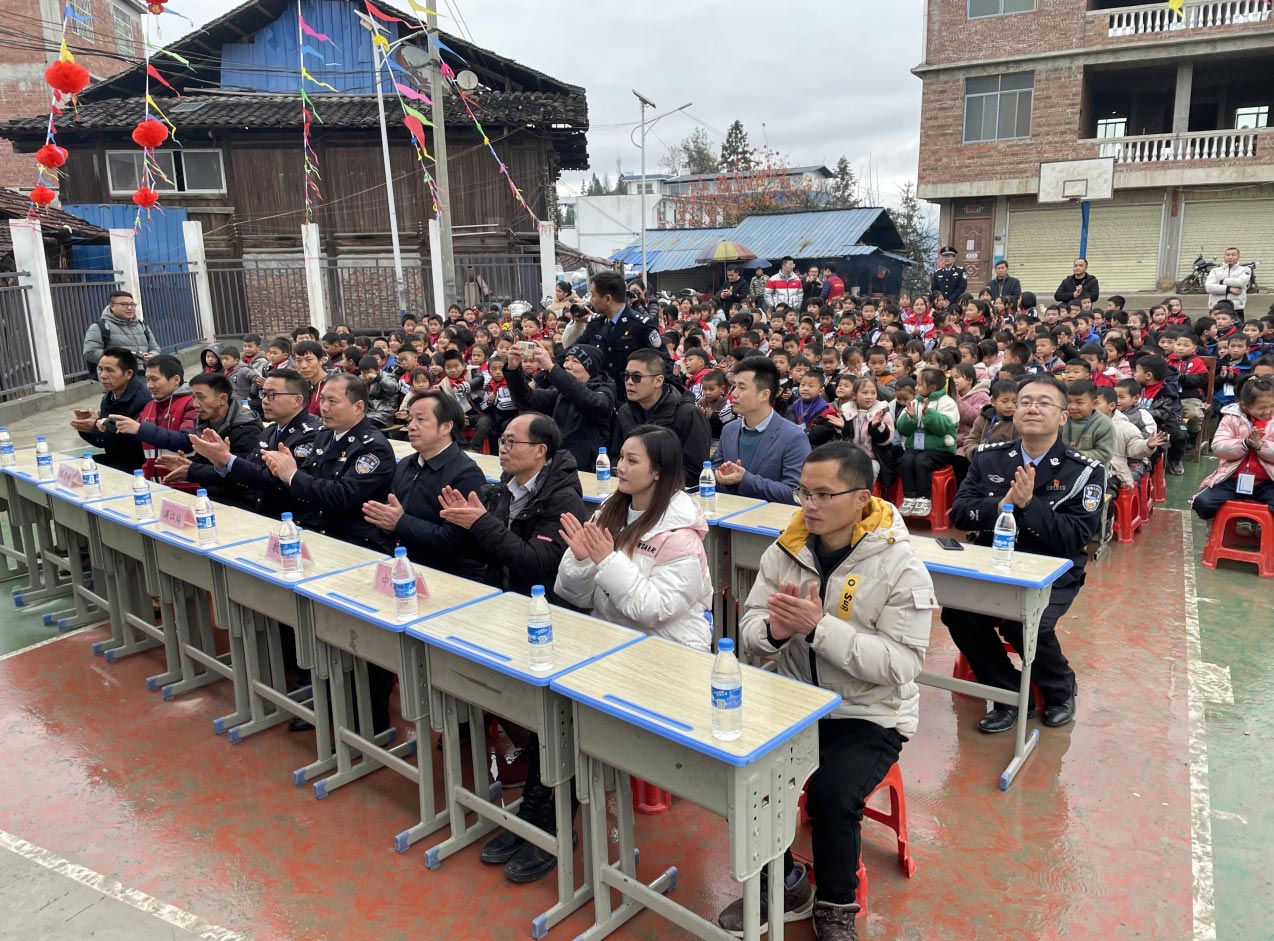 “少年强则国强” MK体育(中国)mk·官方网页版,为广西三江岑牙小学捐资助建